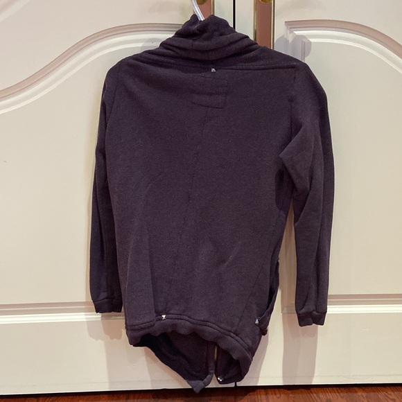 Wilfred free aritzia cardigan Diderot Rousseau - Picture 2 of 3